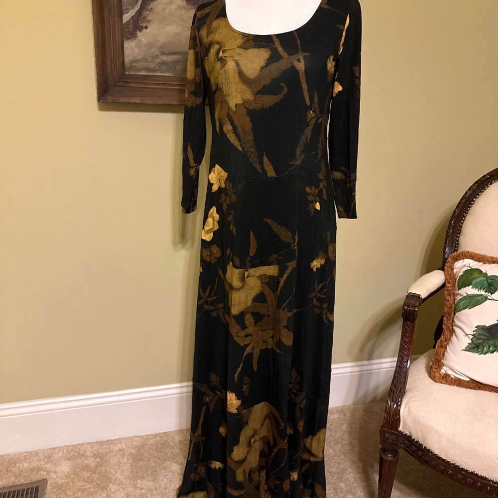 Peruvian Connection LY dress black floral Maxi no size rage but fits M